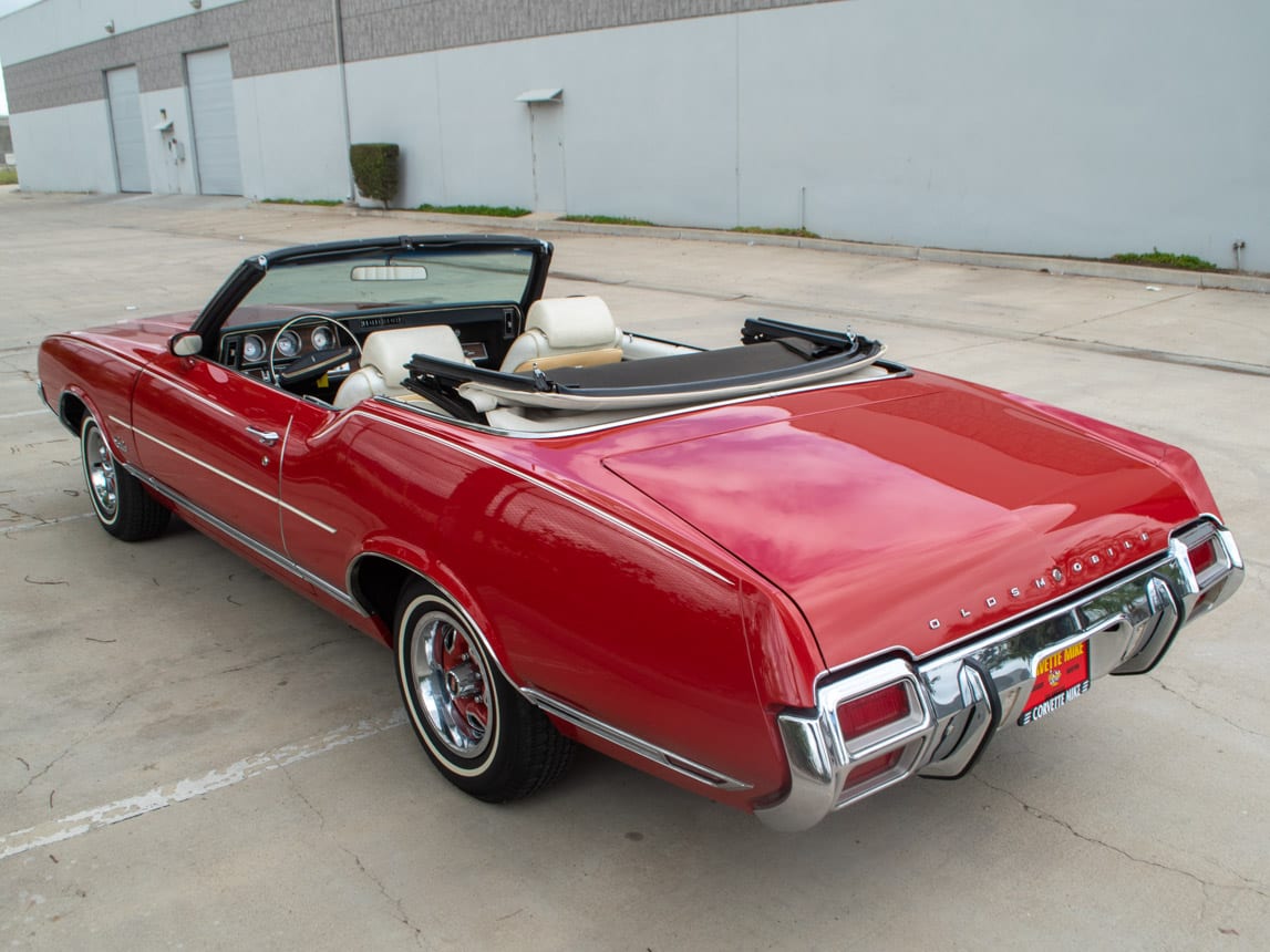 1971 Red Oldsmobile Cutlass Convertible 0990