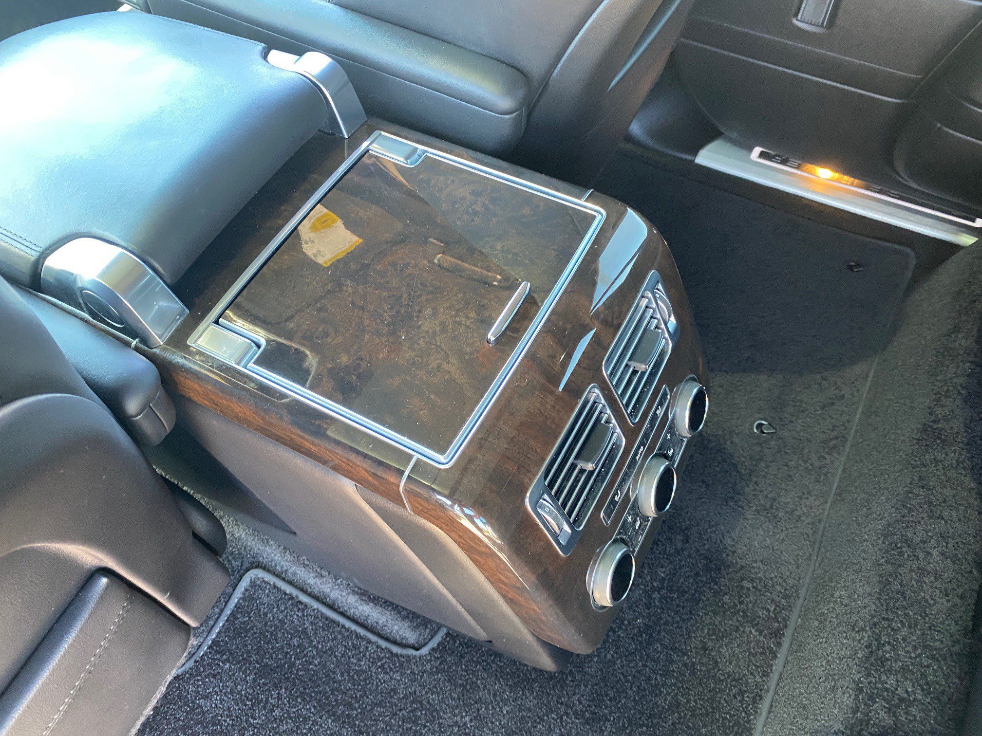 14 Black Range Rover 6