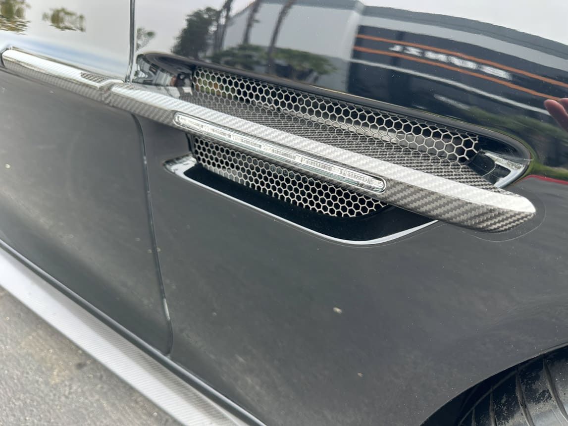 2016 Black Aston Martin Vanquish 4274