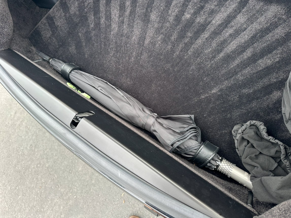 2016 Black Aston Martin Vanquish 4286