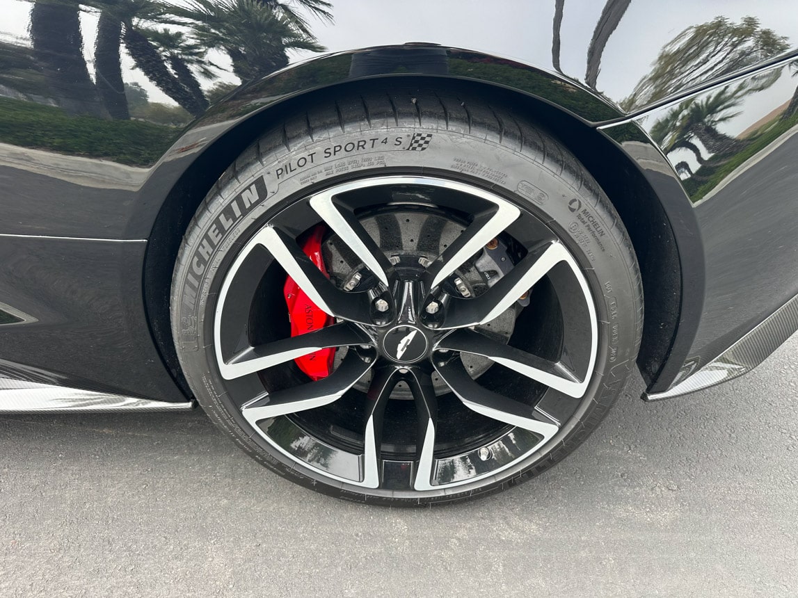 2016 Black Aston Martin Vanquish 4288