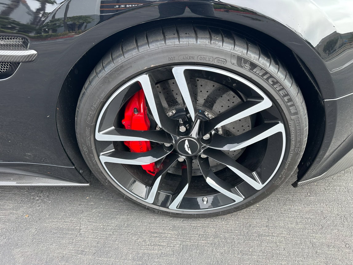 2016 Black Aston Martin Vanquish 4290