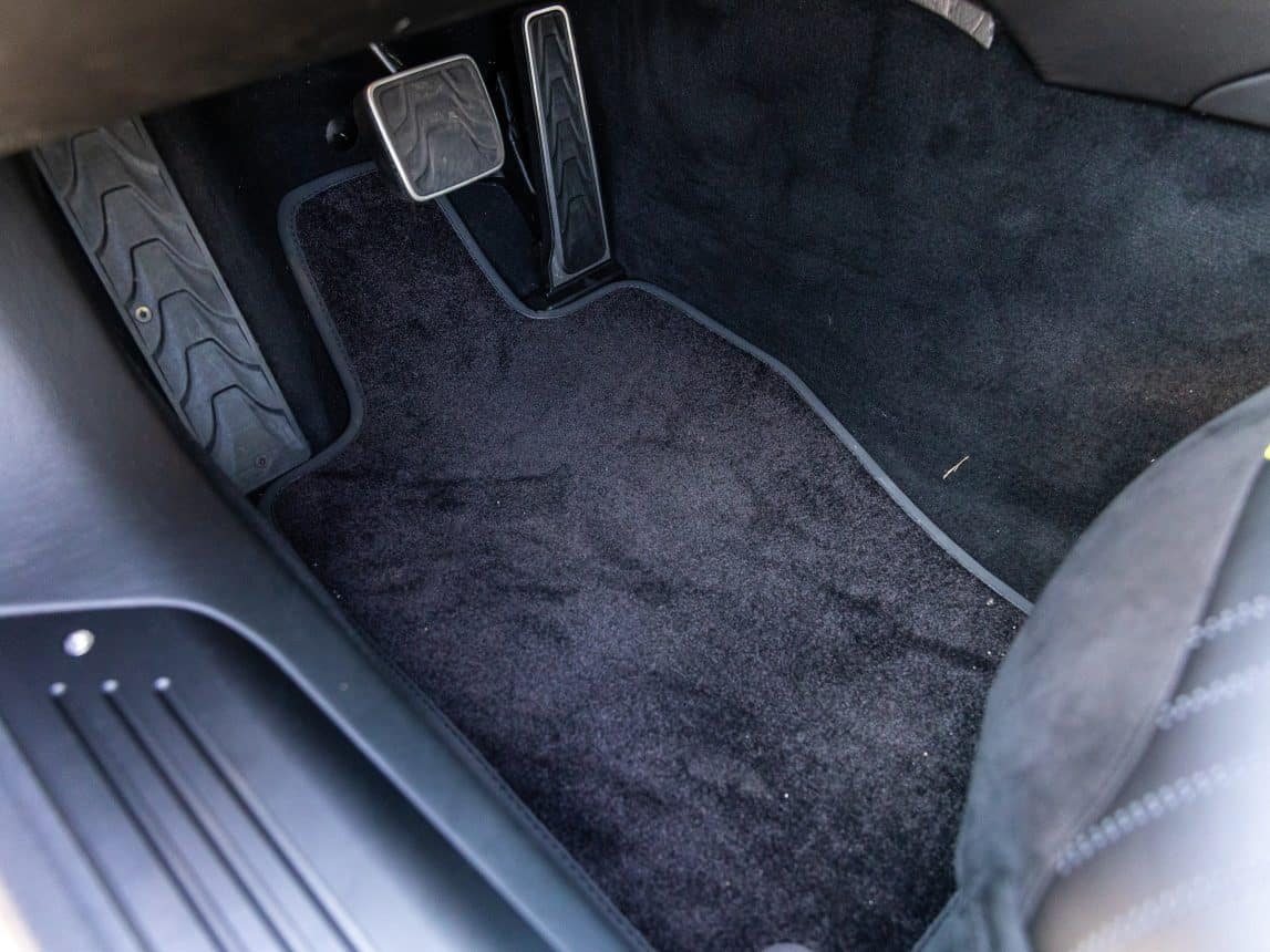 3 25 Aston DB11 (84 of 112)