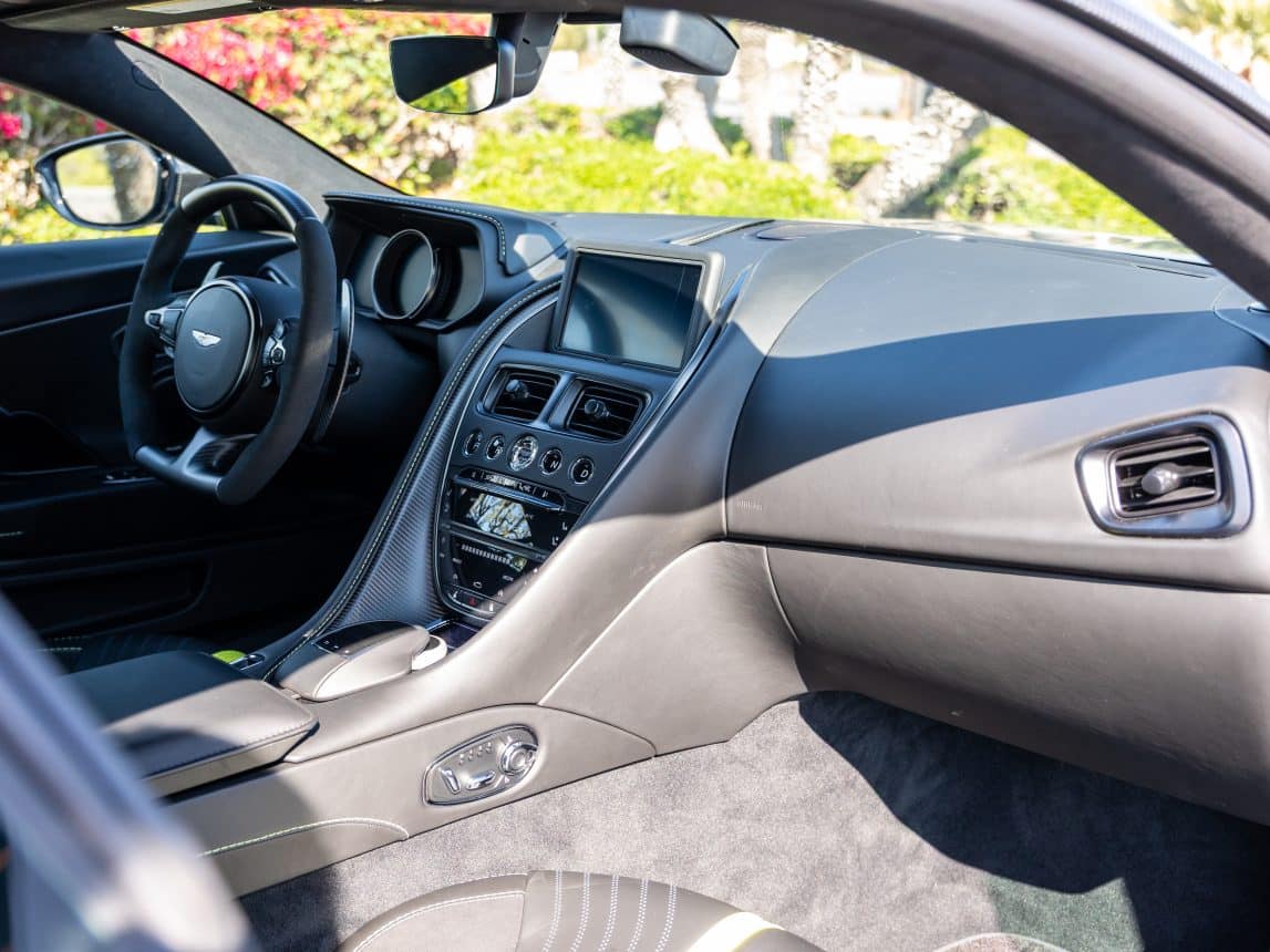 3 25 Aston DB11 (93 of 112)