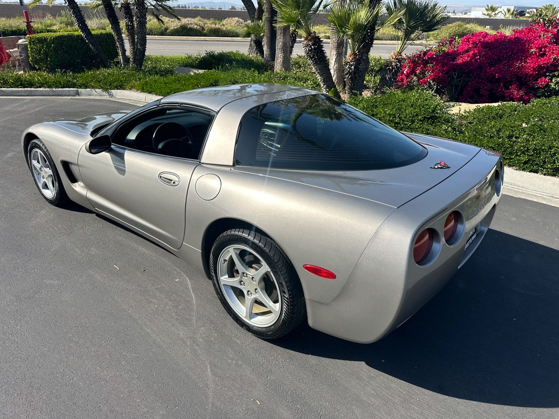 2000 Pewter Corvette Coupe 5177