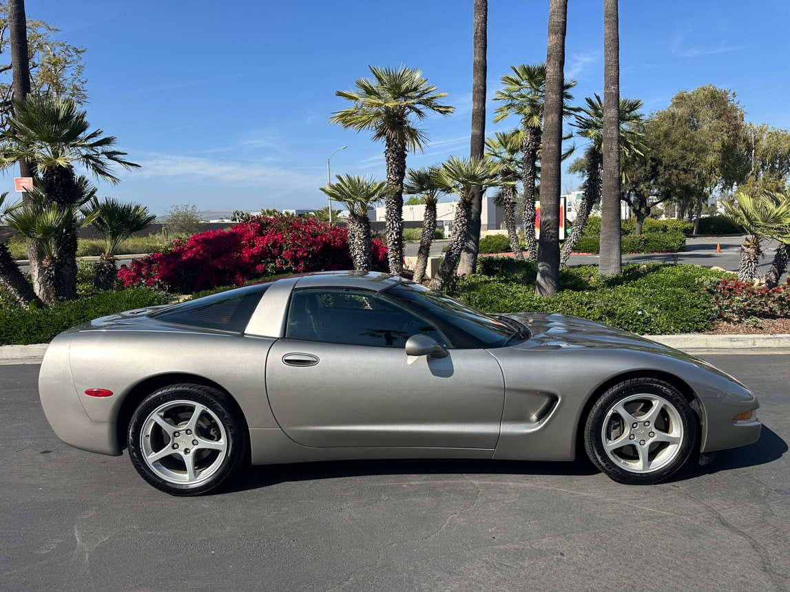 2000 Pewter Corvette Coupe 5182