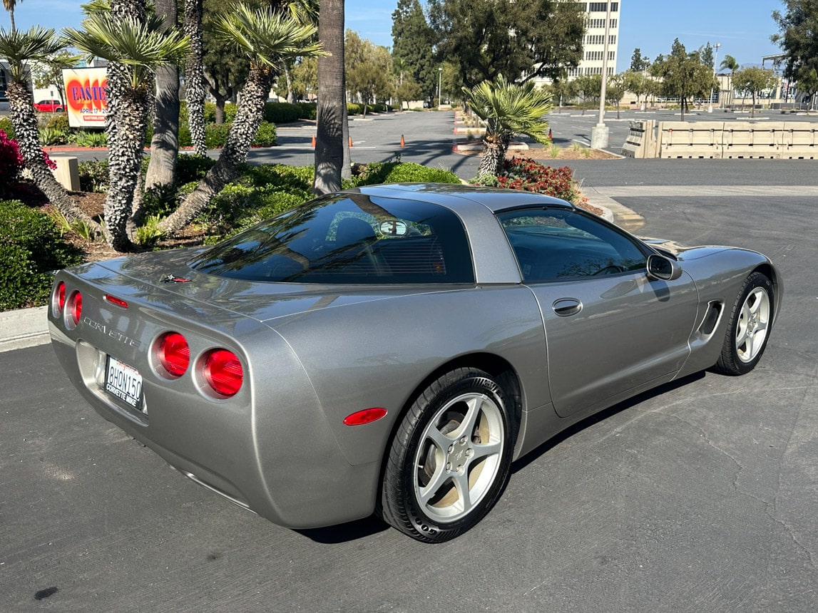 2000 Pewter Corvette Coupe 5183