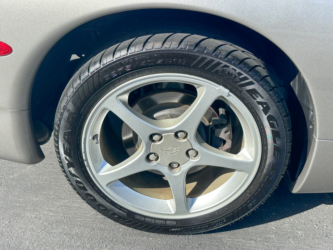 2000 Pewter Corvette Coupe 5189