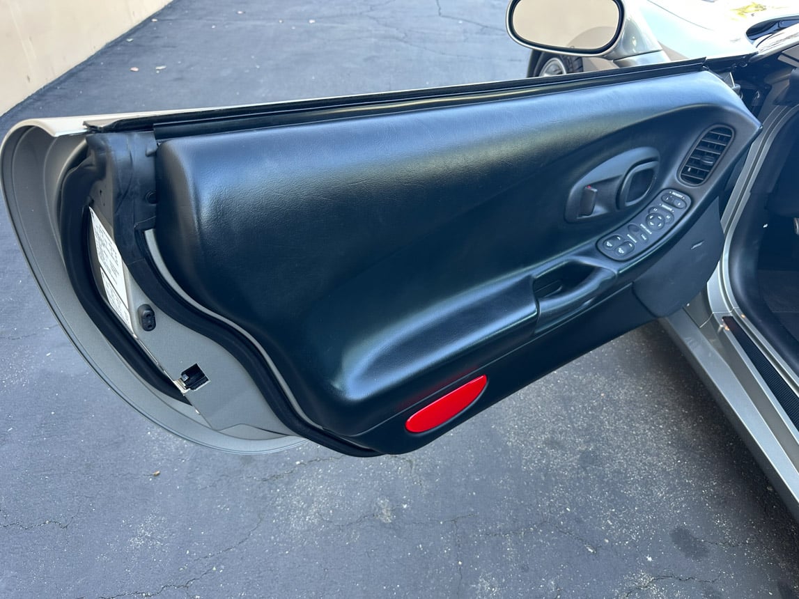 2000 Pewter Corvette Coupe 5201