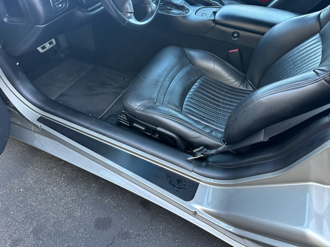 2000 Pewter Corvette Coupe 5204