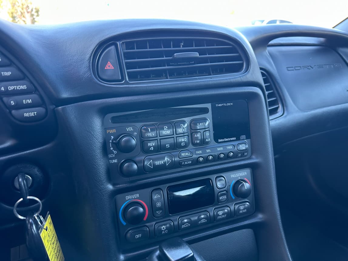 2000 Pewter Corvette Coupe 5210