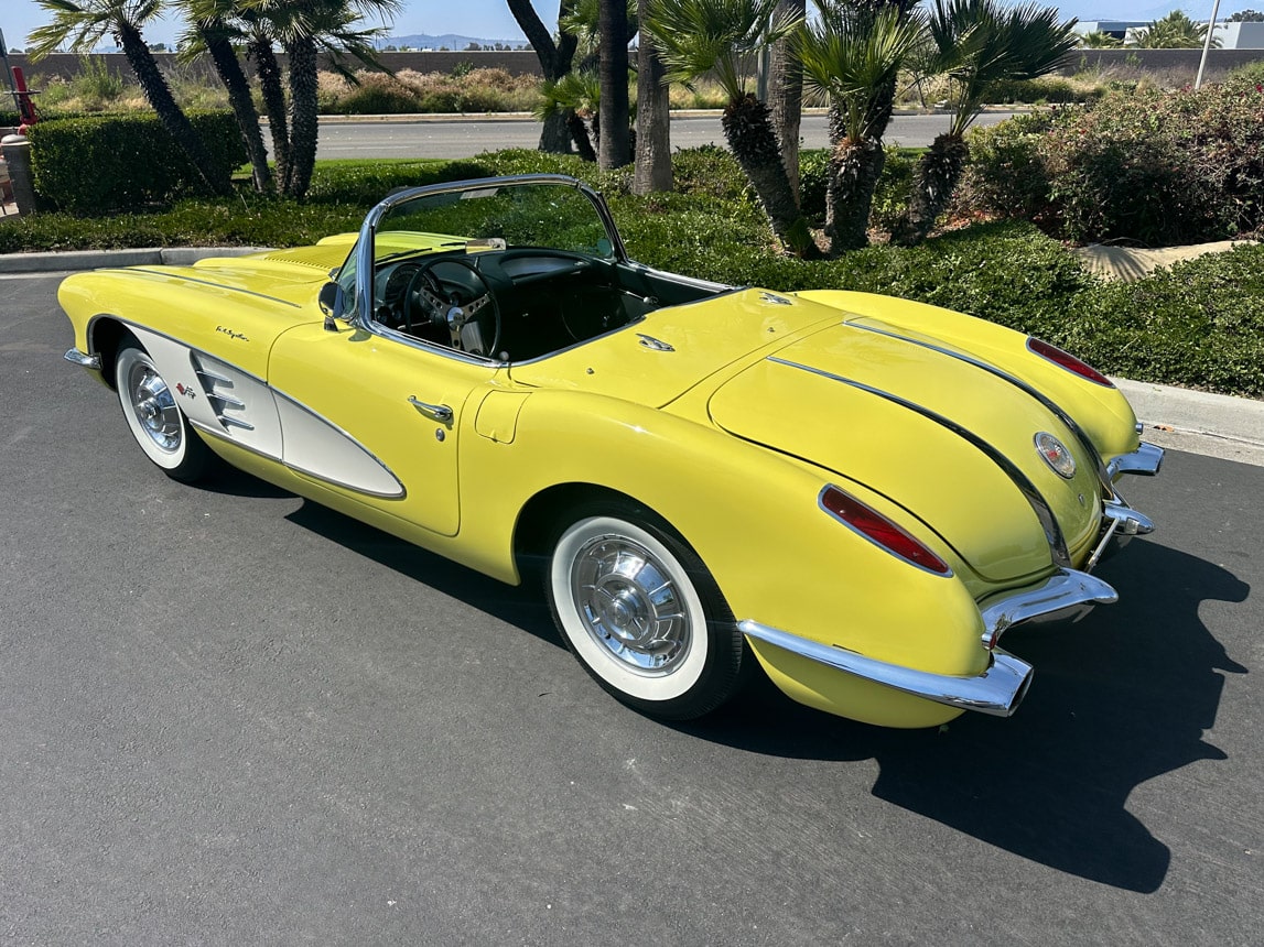1958 Panama Yellow Corvette 6095
