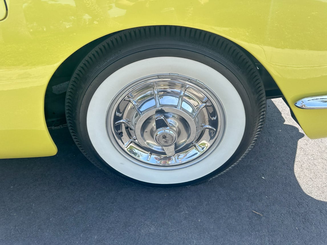 1958 Panama Yellow Corvette 6109