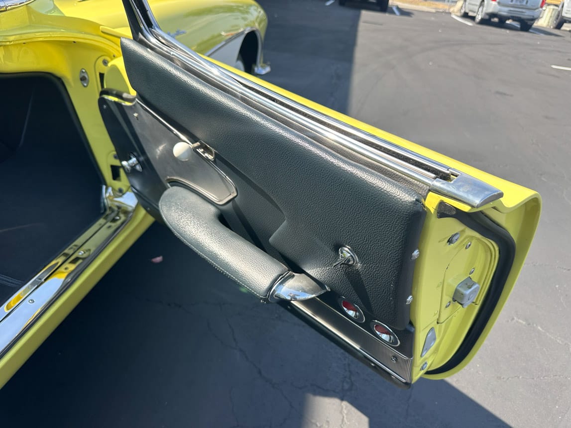 1958 Panama Yellow Corvette 6125