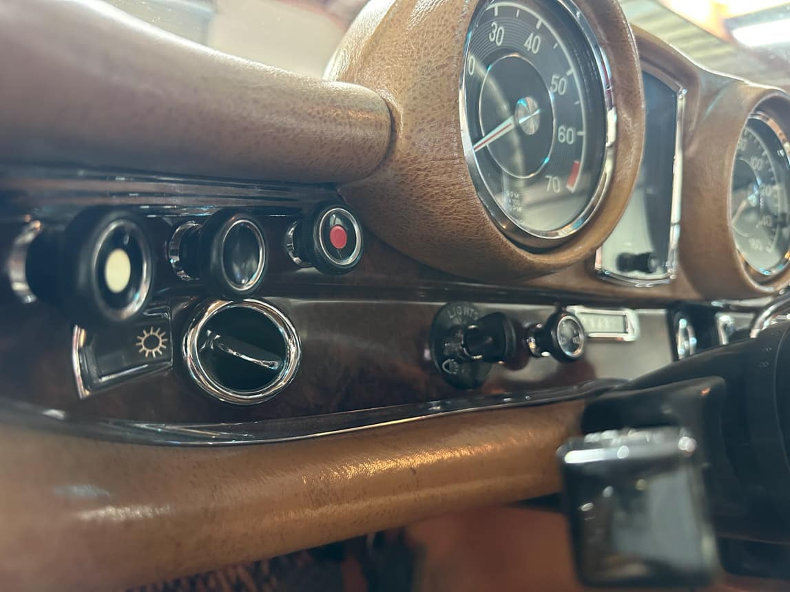 1971 Green Mercedas Benz 280SE 7556