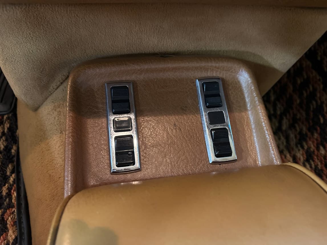 1971 Green Mercedas Benz 280SE 7557