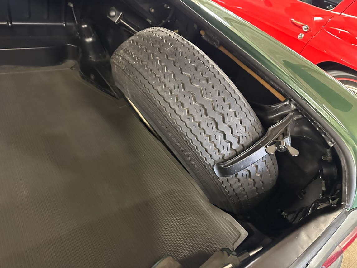 1971 Green Mercedas Benz 280SE 7561