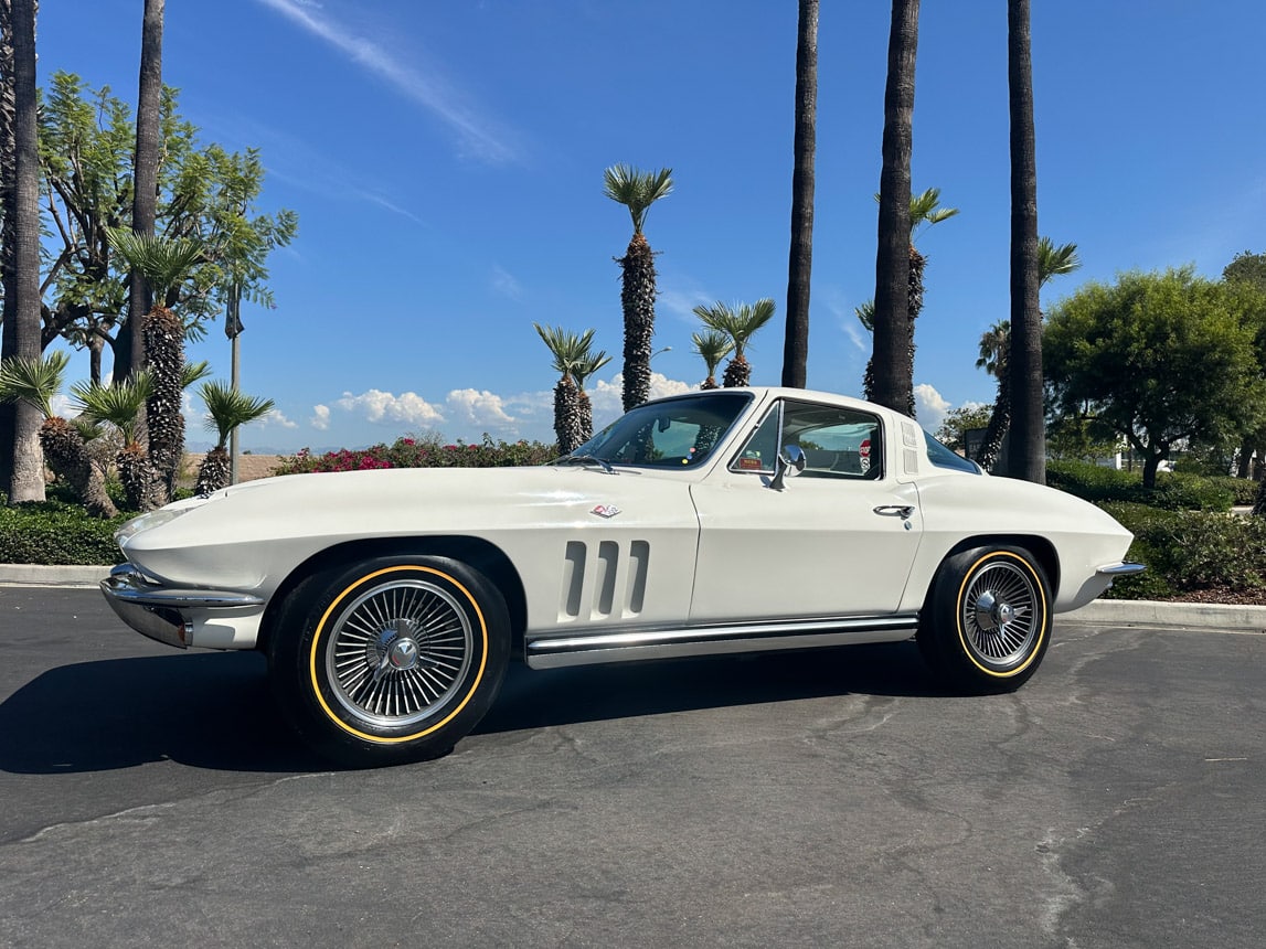 1965 White Corvette Big Tank 350 hp AC 8111