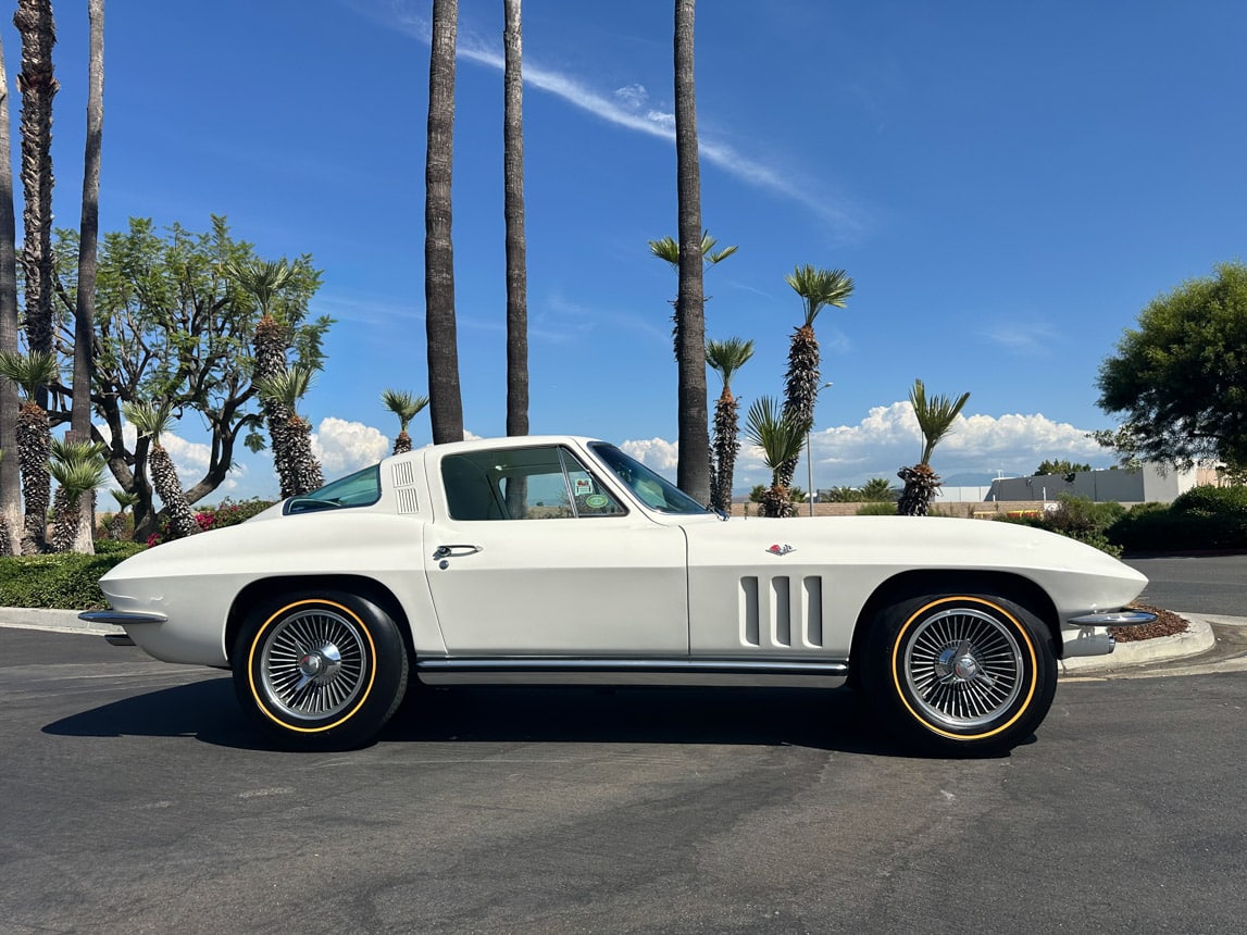 1965 White Corvette Big Tank 350 hp AC 8120