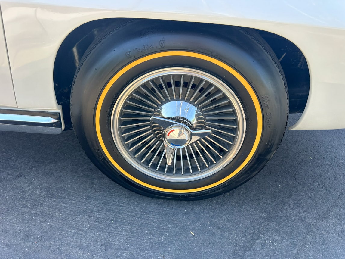 1965 White Corvette Big Tank 350 hp AC 8123