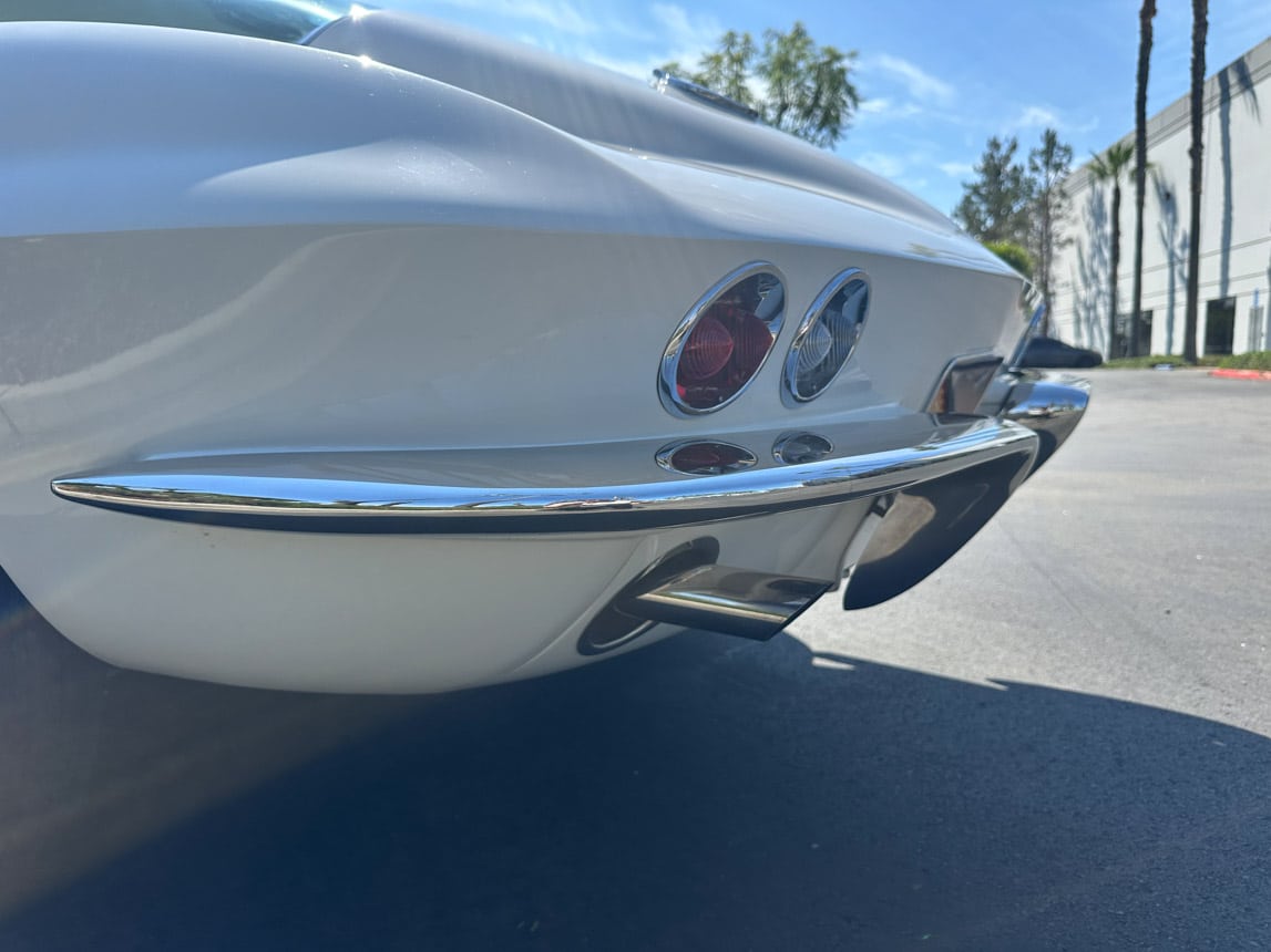 1965 White Corvette Big Tank 350 hp AC 8127