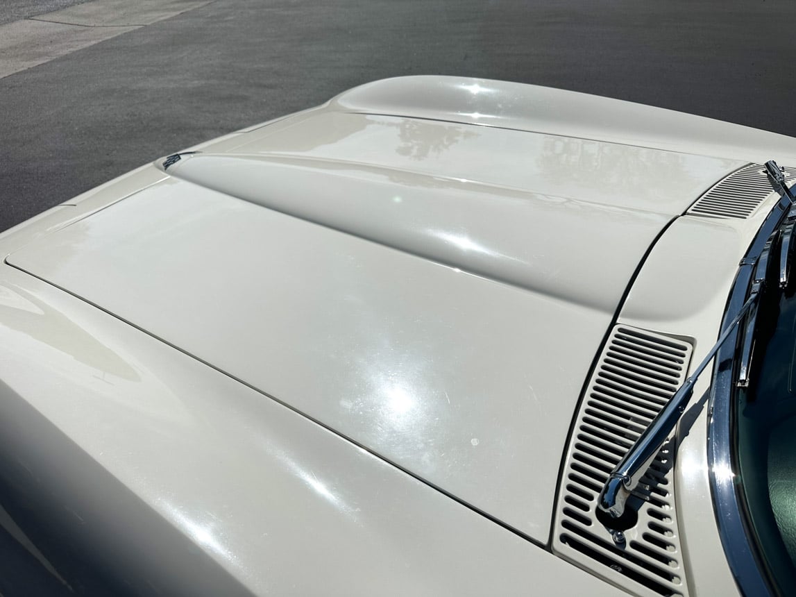 1965 White Corvette Big Tank 350 hp AC 8129