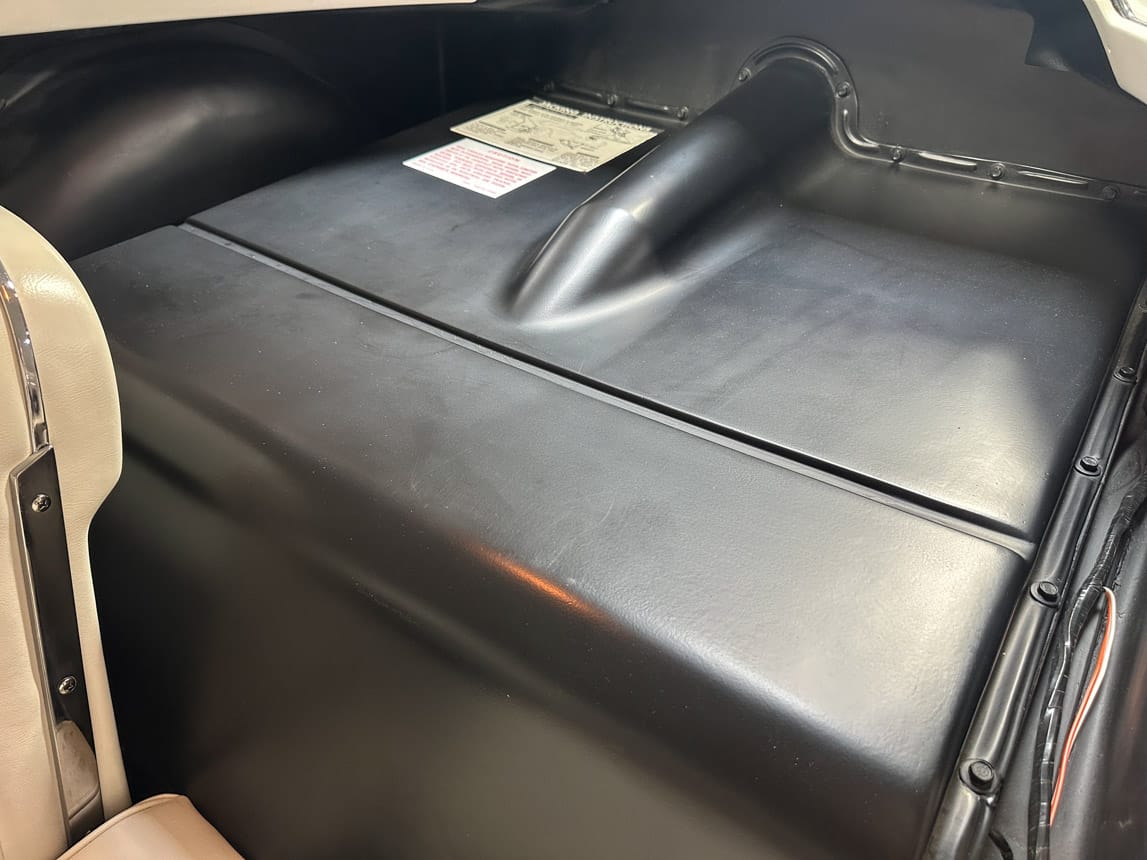 1965 White Corvette Big Tank 350 hp AC 8139