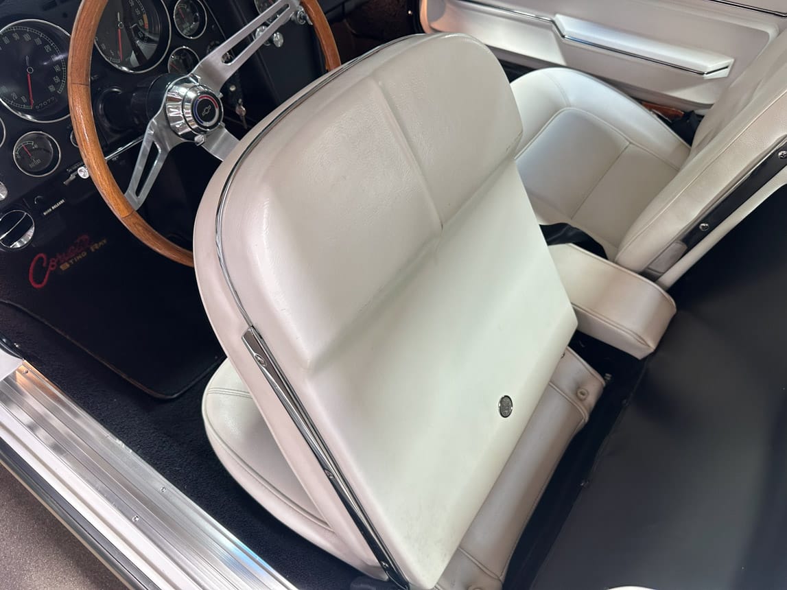 1965 White Corvette Big Tank 350 hp AC 8140