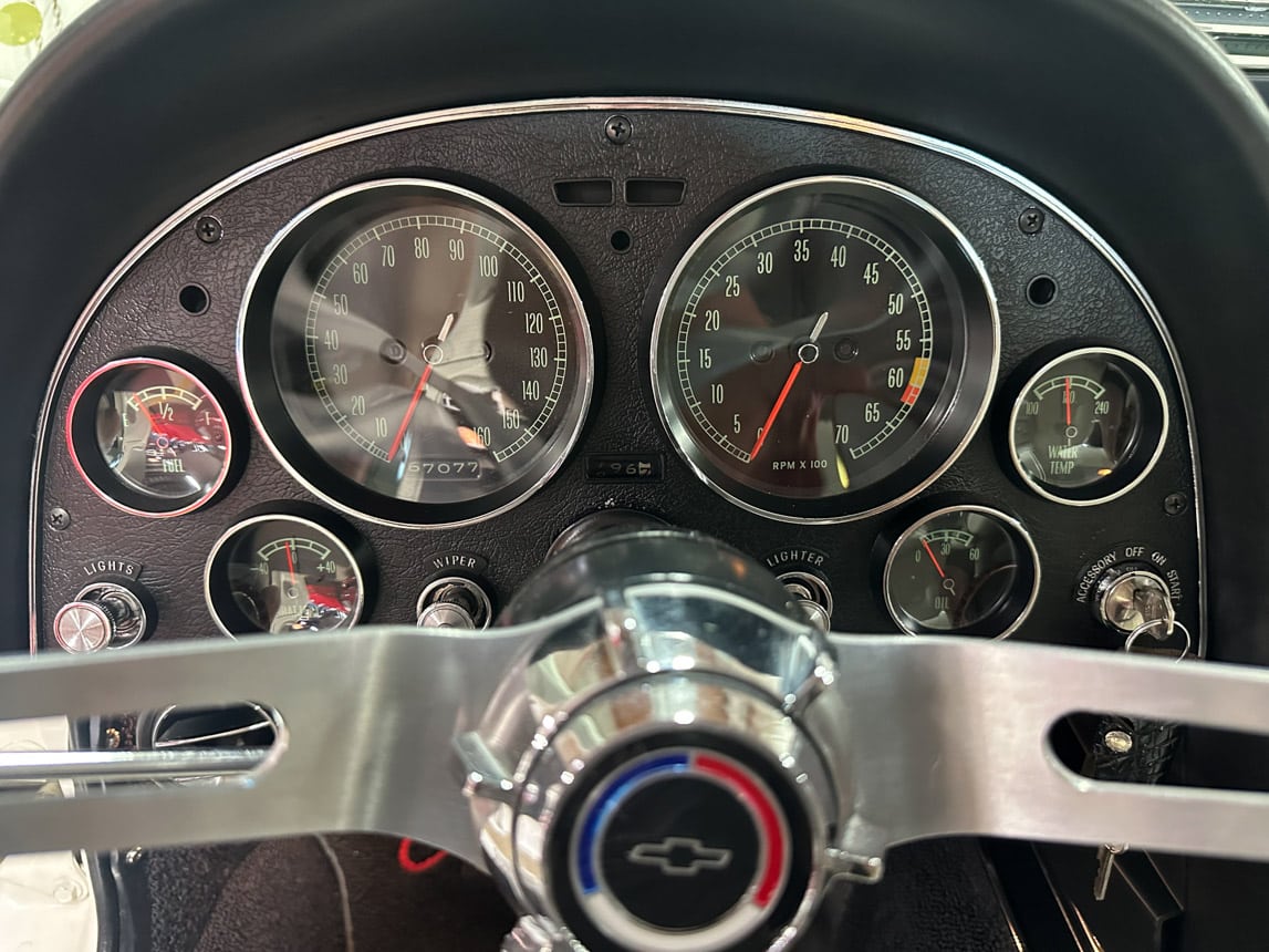 1965 White Corvette Big Tank 350 hp AC 8142