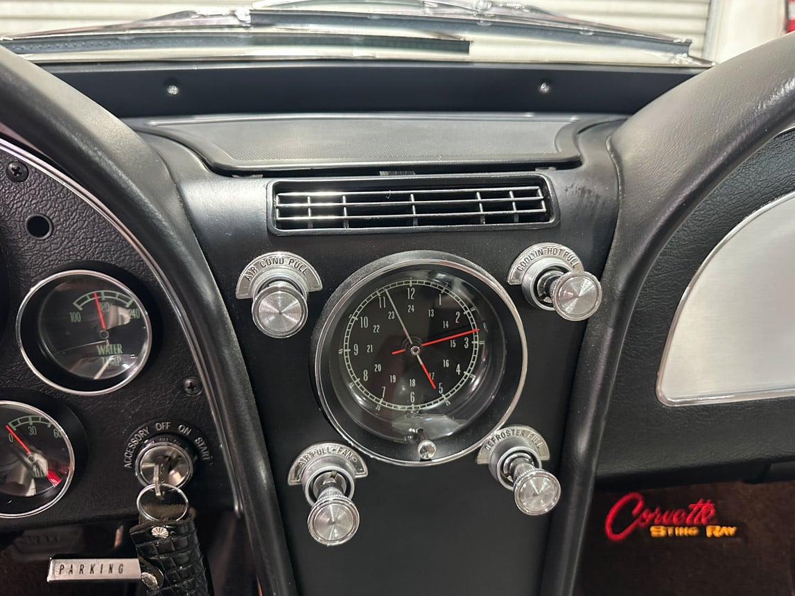 1965 White Corvette Big Tank 350 hp AC 8144