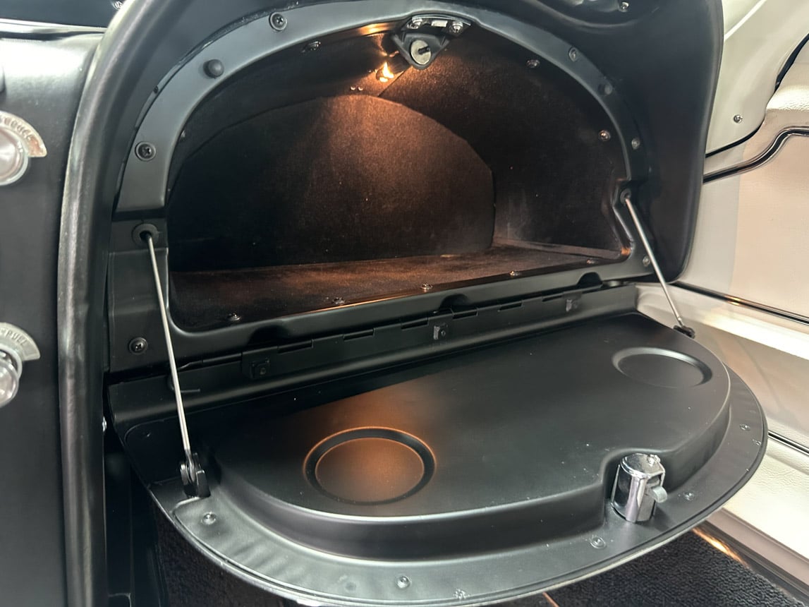 1965 White Corvette Big Tank 350 hp AC 8147