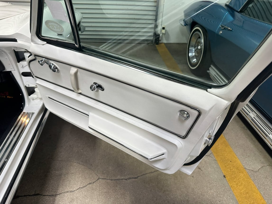 1965 White Corvette Big Tank 350 hp AC 8150