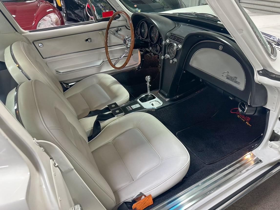 1965 White Corvette Big Tank 350 hp AC 8151