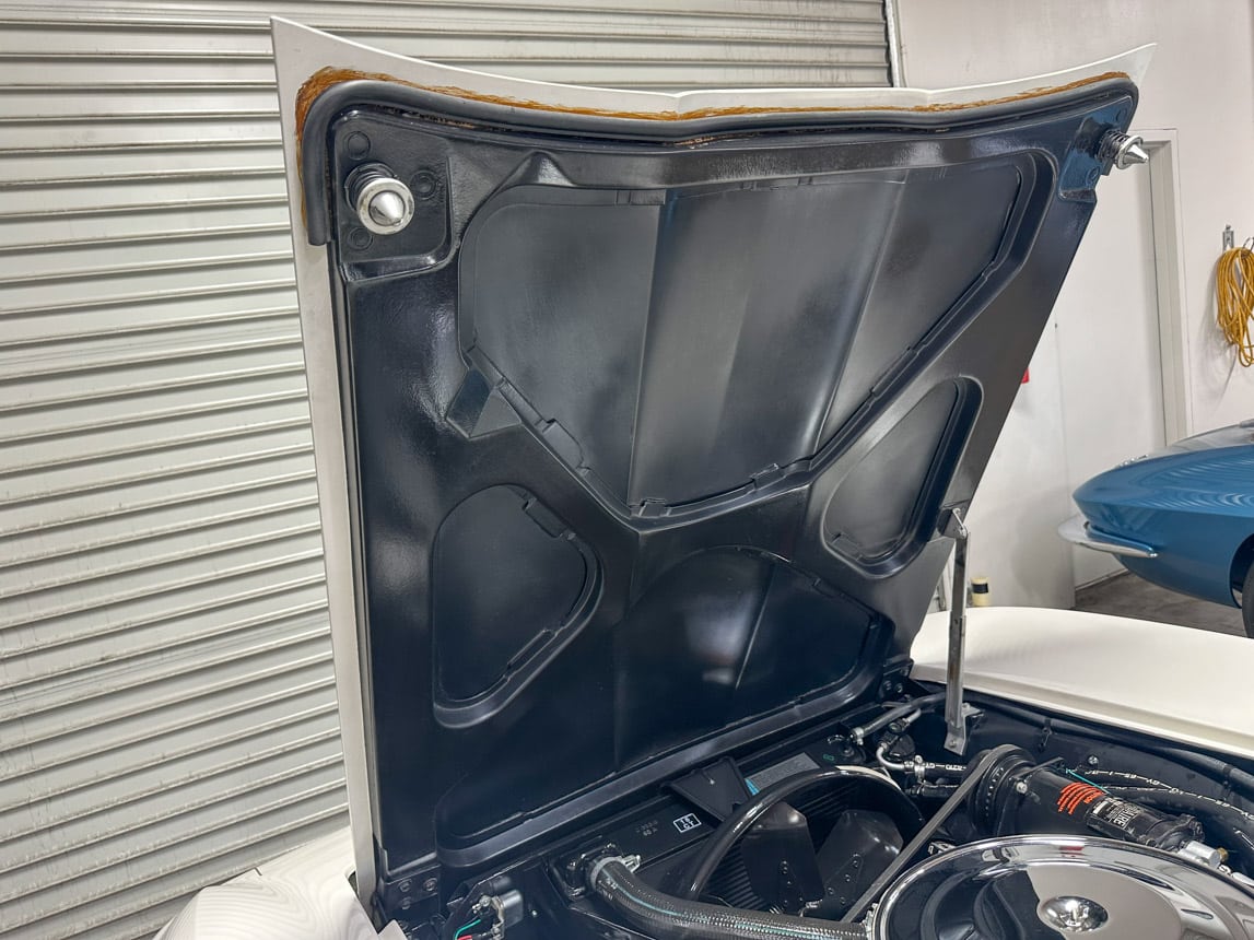 1965 White Corvette Big Tank 350 hp AC 8157