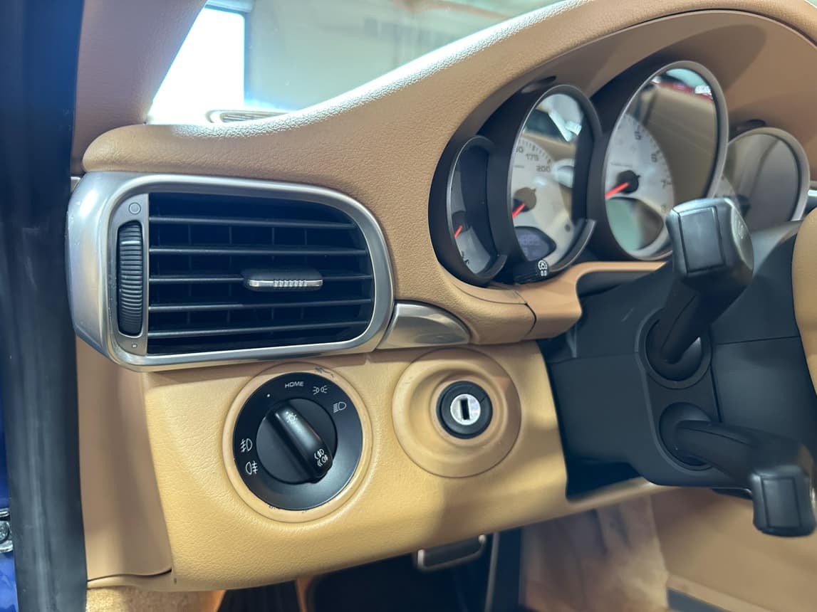 2006 Blue Porsche 911 Cabriolet 7953